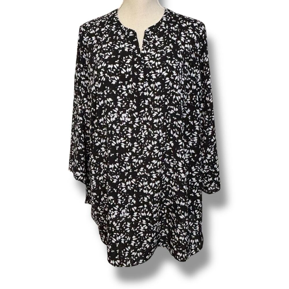 Chaus Black & White Tunic Top with Split Neck Size 1X